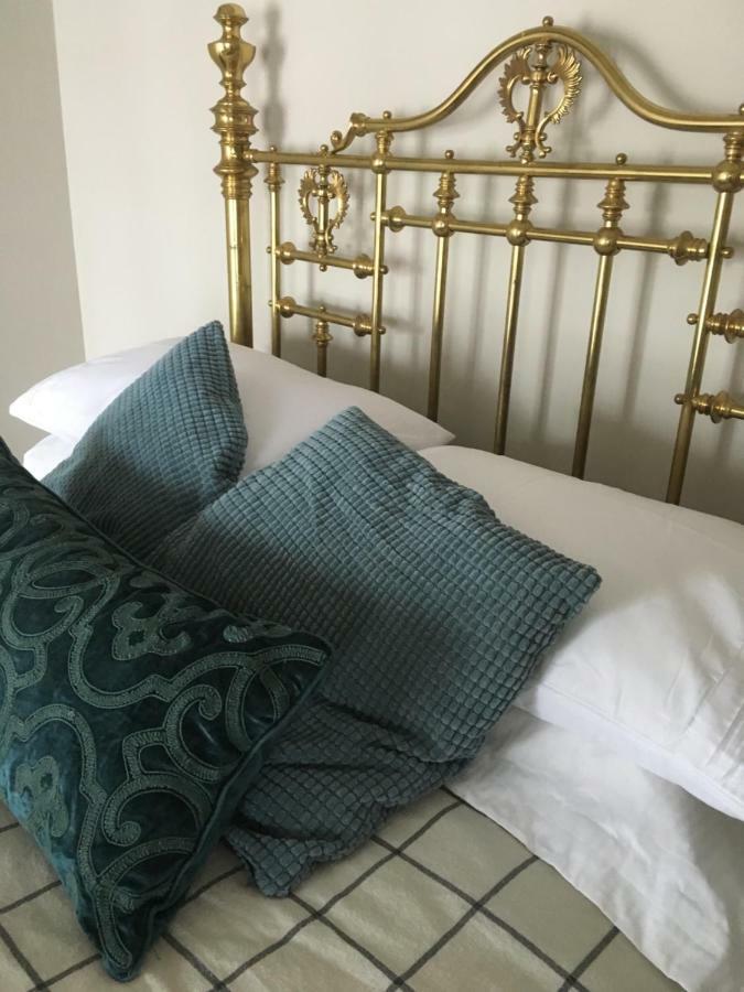 The Carriage House Flat - Downtown Paris Canada ภายนอก รูปภาพ